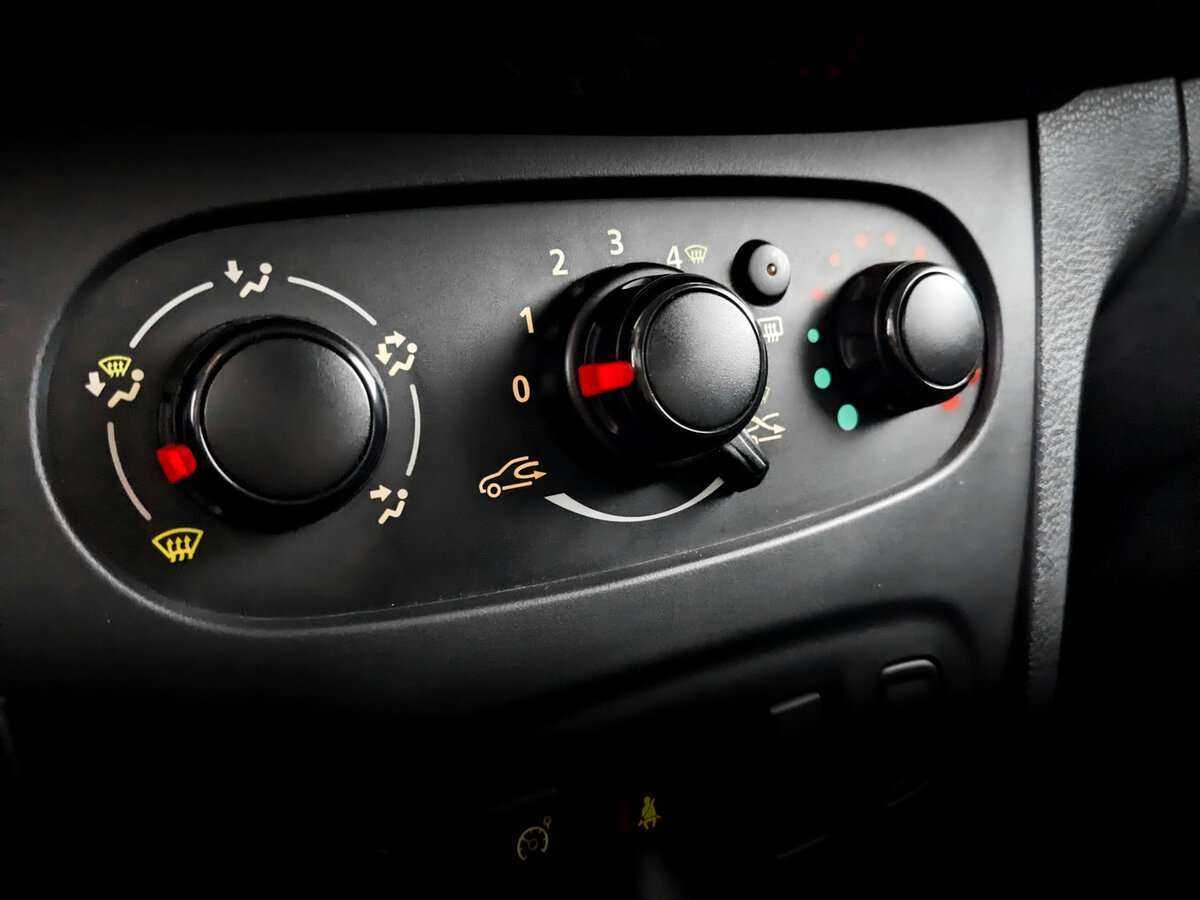 Б/У Рено Сандеро 2016 года. Фото: #17