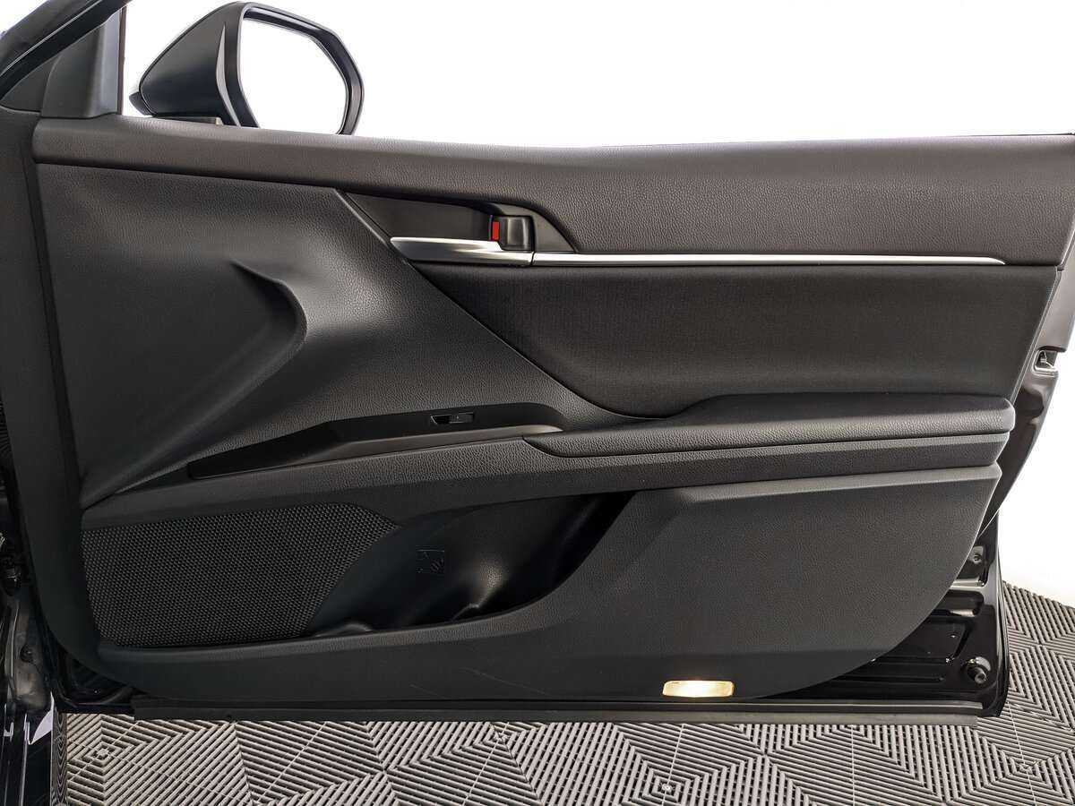 Toyota Camry 2021 года с пробегом. Фото: #21