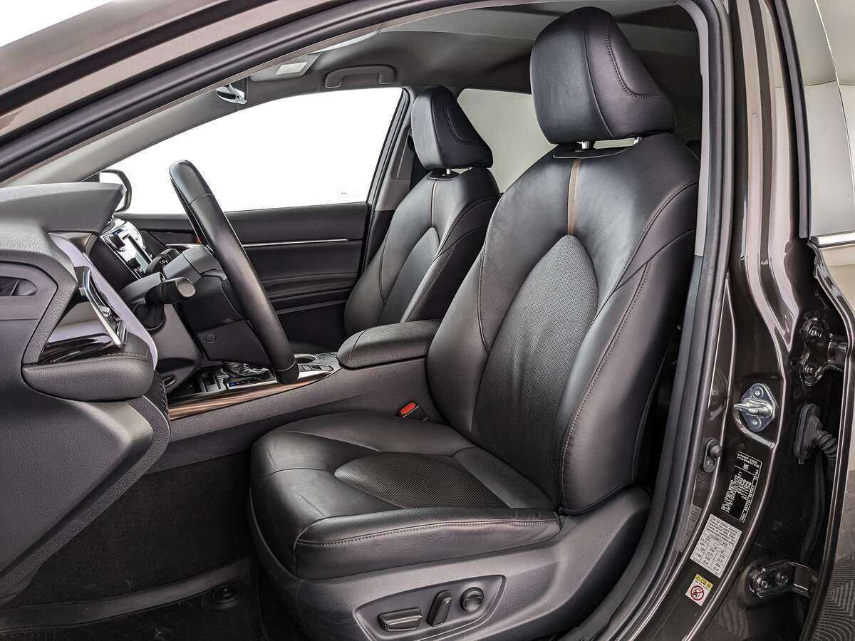 Toyota Camry 2018 года с пробегом. Фото: #15