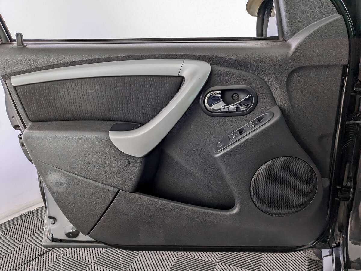 Б/У Ниссан Террано 2015 года. Фото: #13