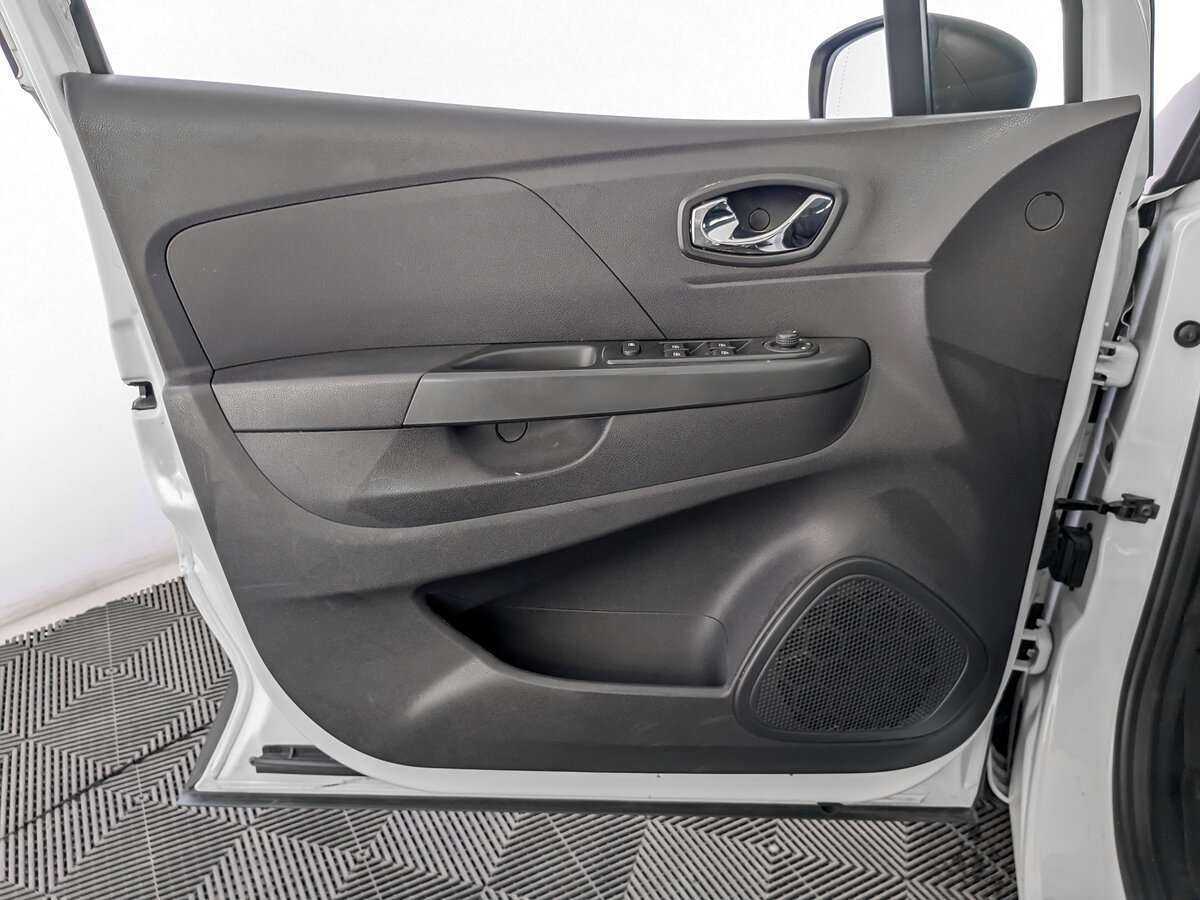 Б/У Рено Каптюр 2018 года. Фото: #17