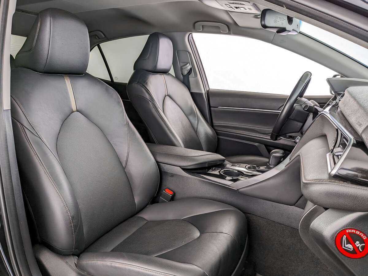 Б/У Тойота Камри 2019 года. Фото: #19