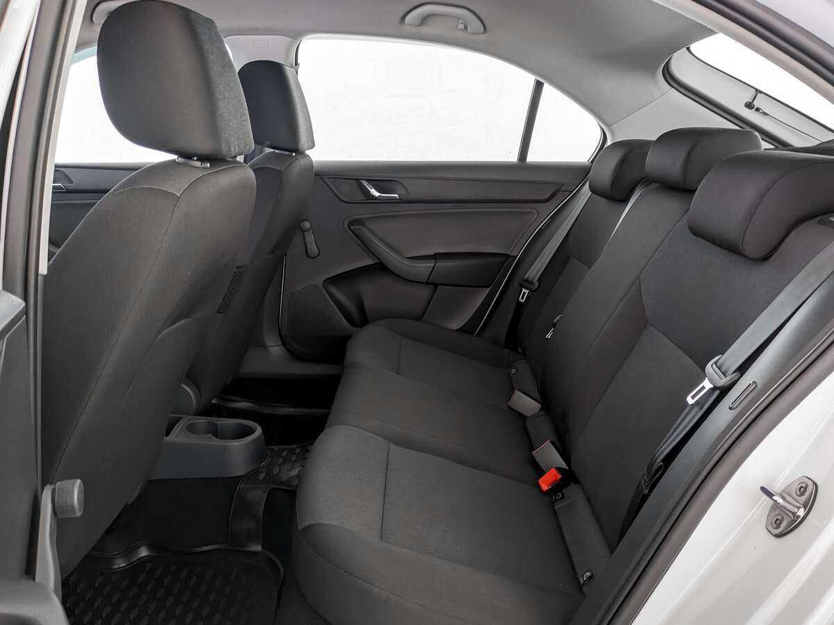 Б/У Шкода Рапид 2017 года. Фото: #10