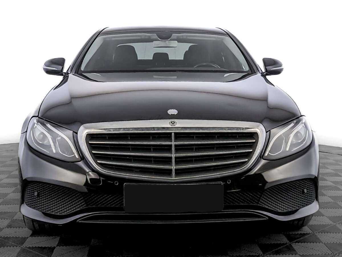 Mercedes-Benz E-Класс 2018 года с пробегом. Фото: #1