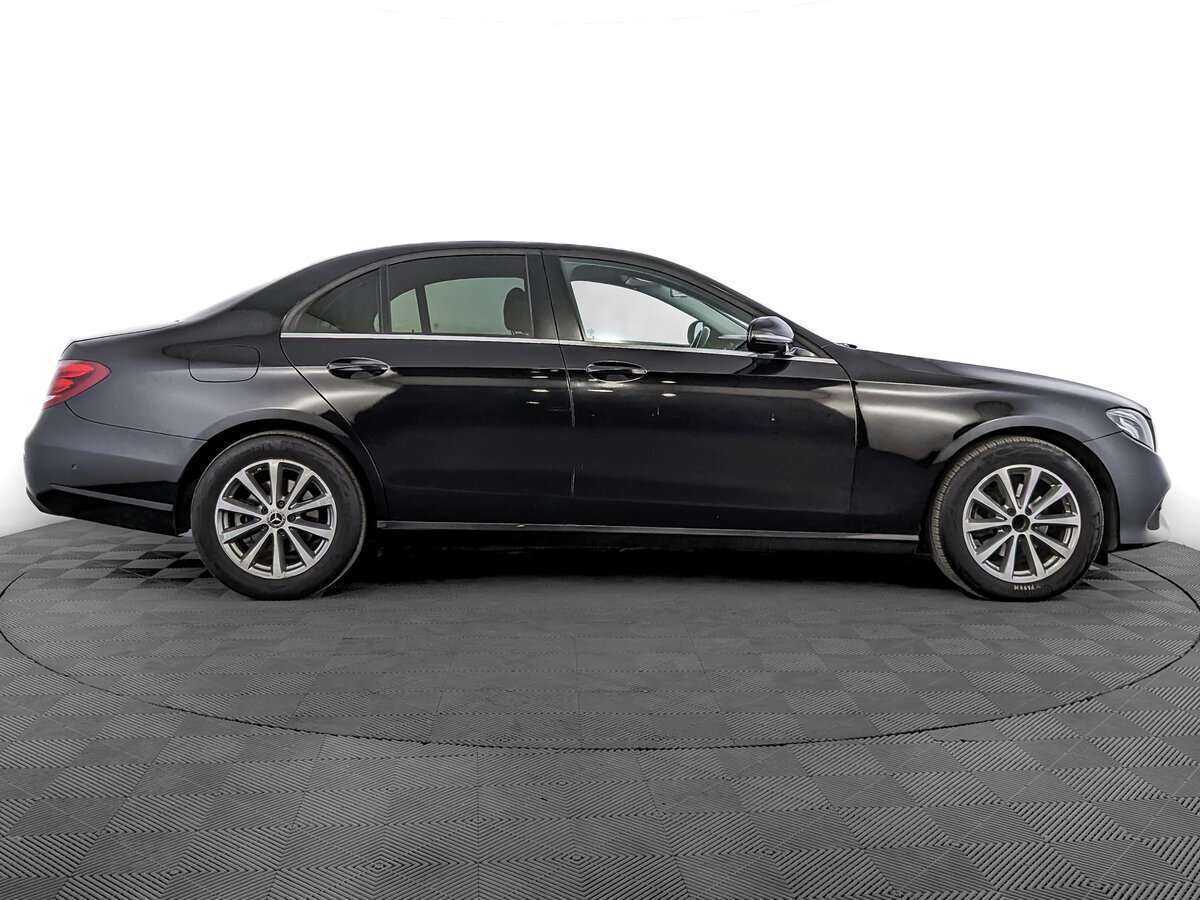 Mercedes-Benz E-Класс 2018 года с пробегом. Фото: #3