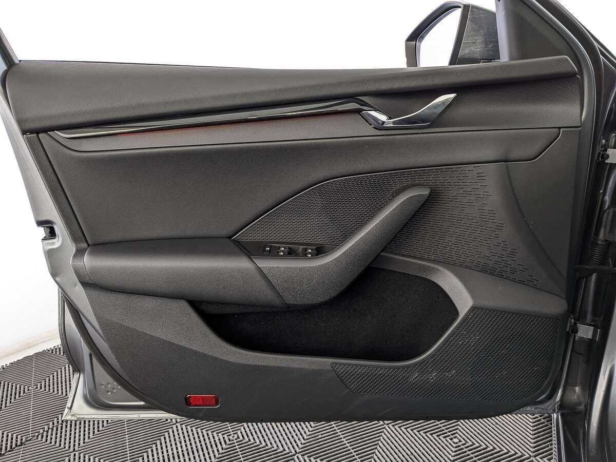 Б/У Шкода Октавия 2021 года. Фото: #13