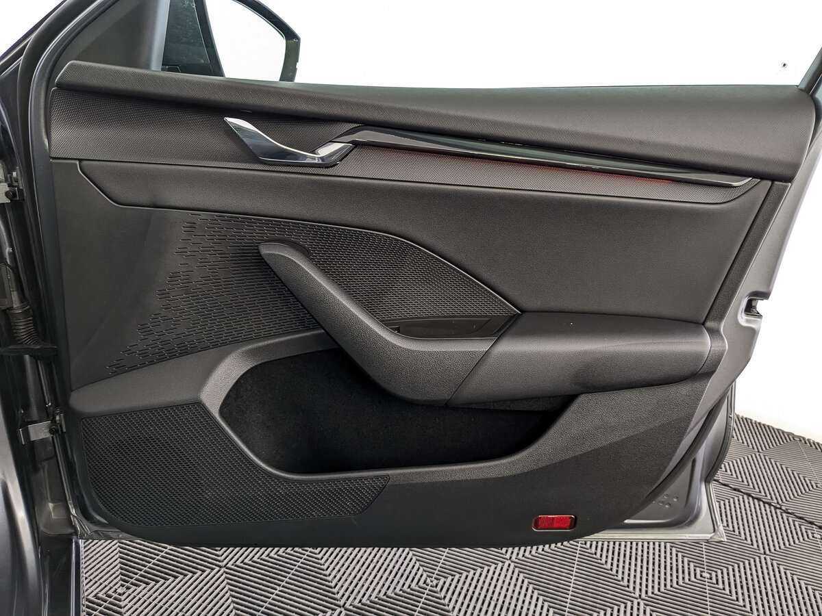 Б/У Шкода Октавия 2021 года. Фото: #18