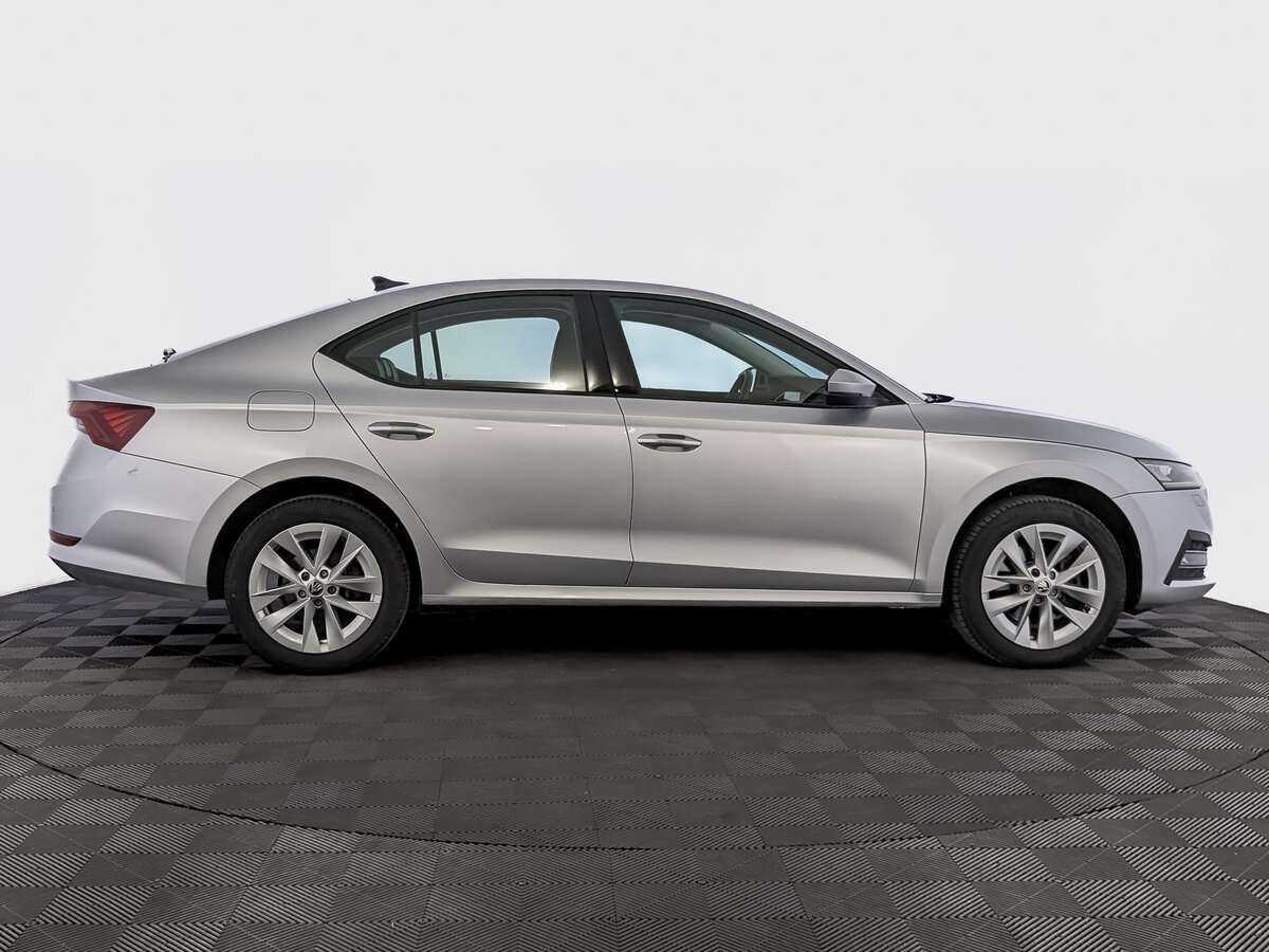 Skoda Octavia 2021 года с пробегом. Фото: #3