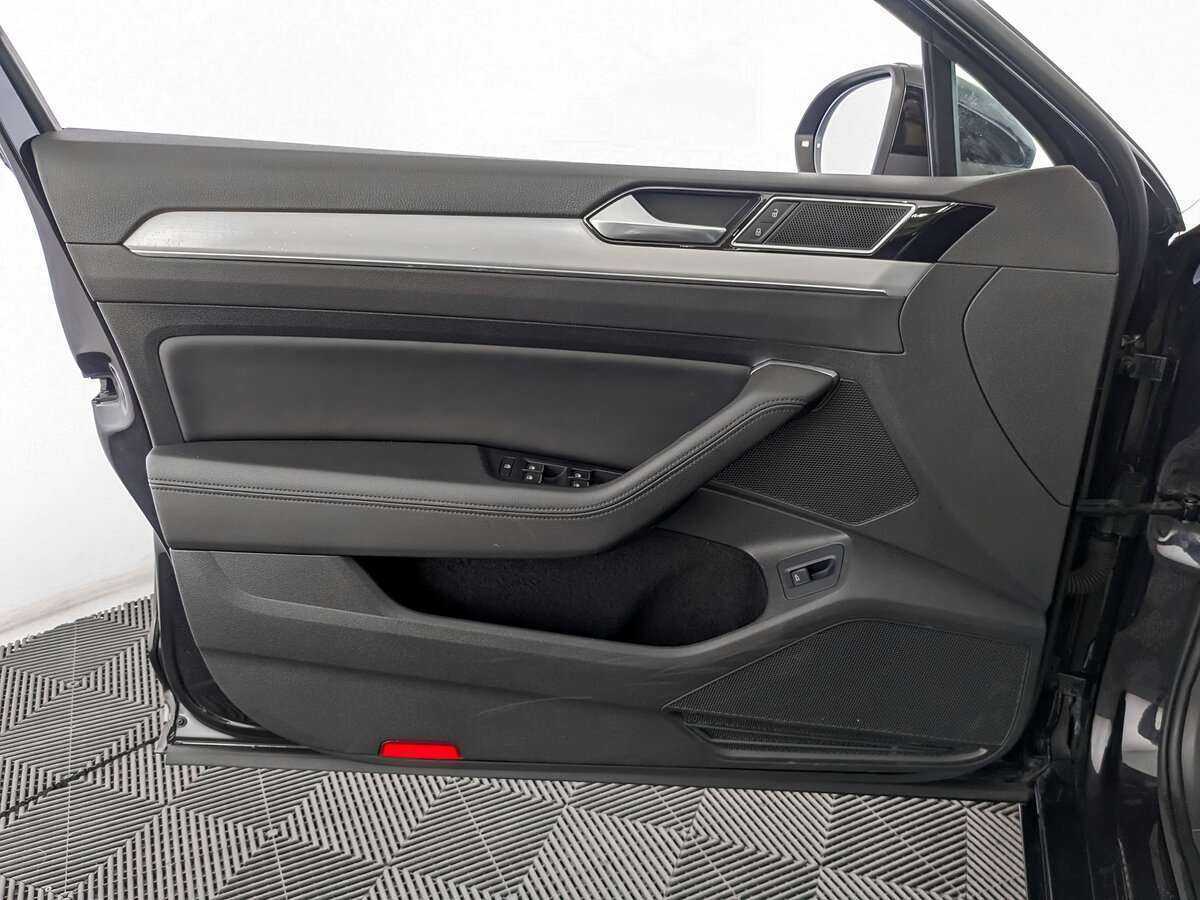 Б/У Фольксваген Пассат 2017 года. Фото: #18