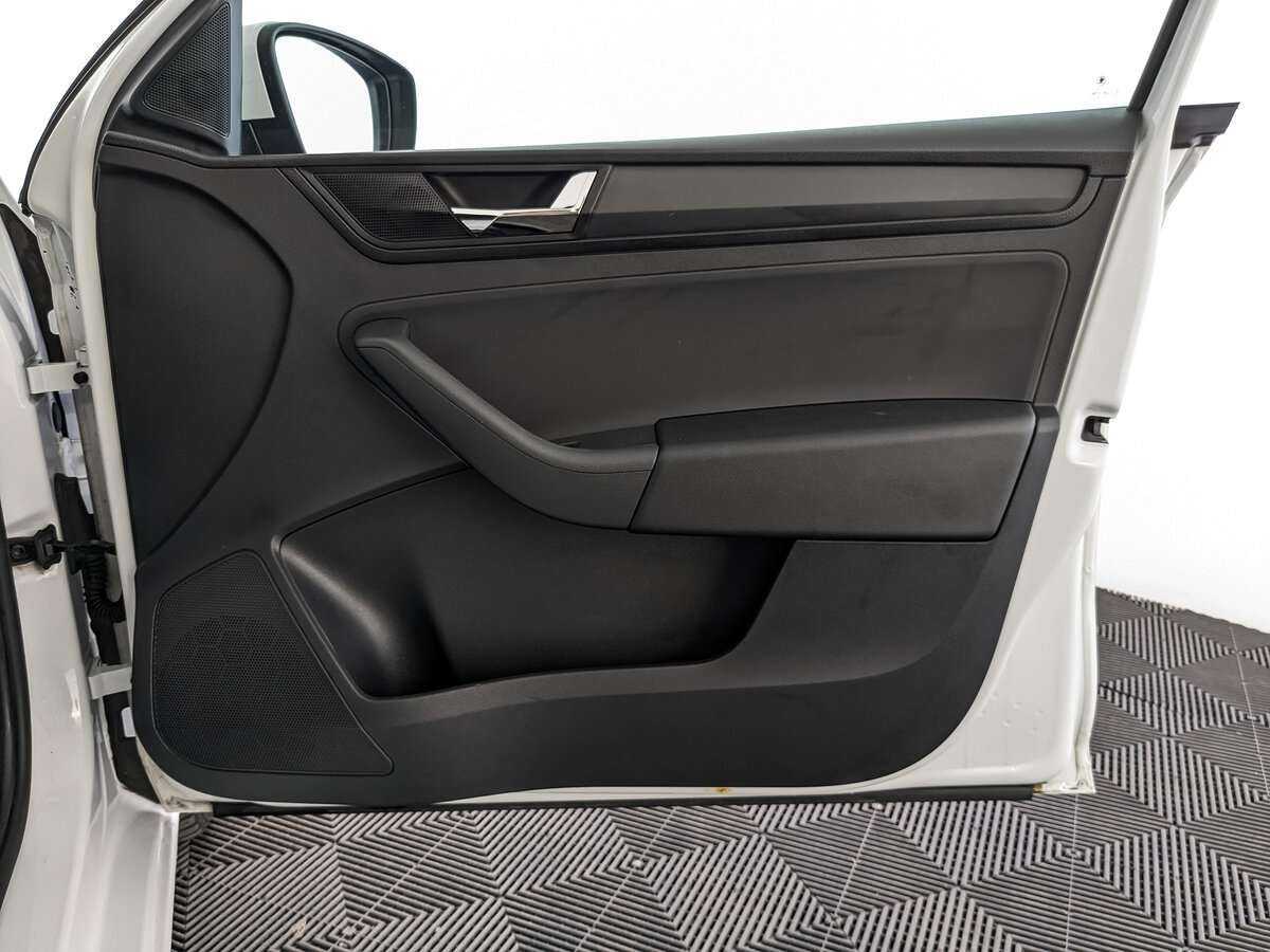 Б/У Шкода Рапид 2018 года. Фото: #20