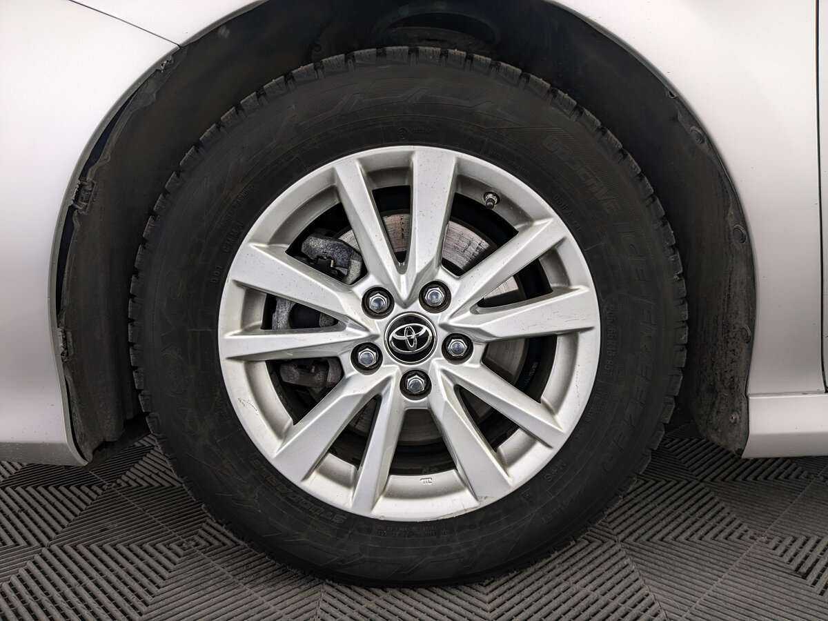 Б/У Тойота Камри 2020 года. Фото: #11