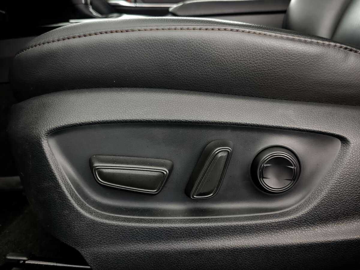 Б/У Тойота Камри 2020 года. Фото: #20