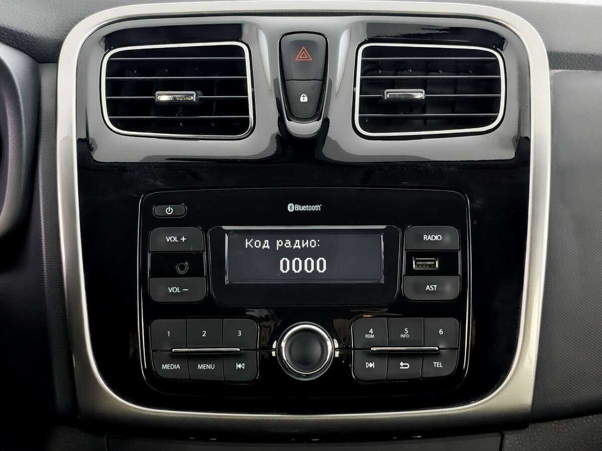 Б/У Рено Логан 2017 года. Фото: #12