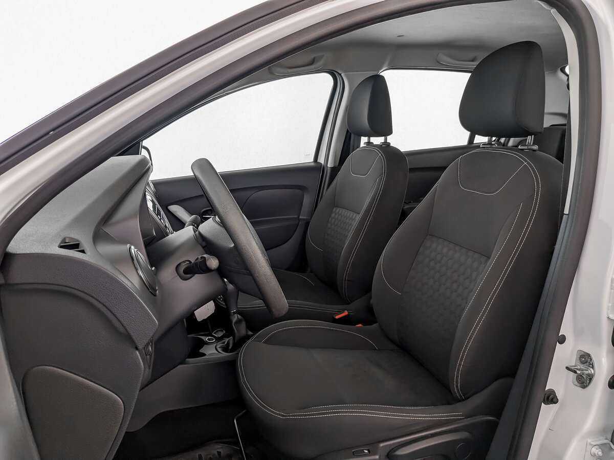 Б/У Рено Логан 2017 года. Фото: #15