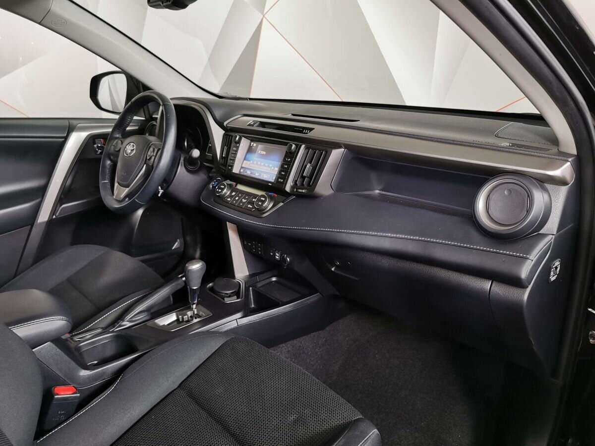 Toyota RAV4 2018 года с пробегом. Фото: #8