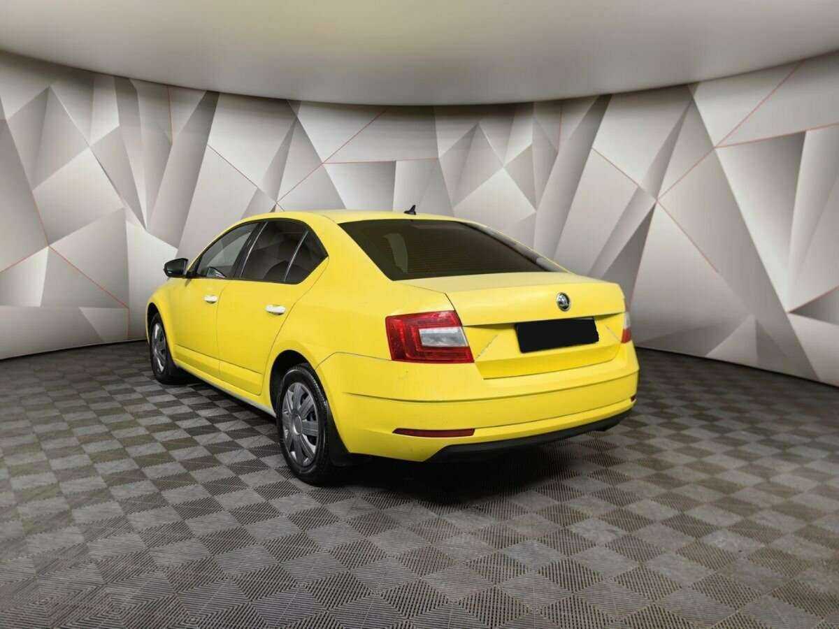 Skoda Octavia 2019 года с пробегом. Фото: #3