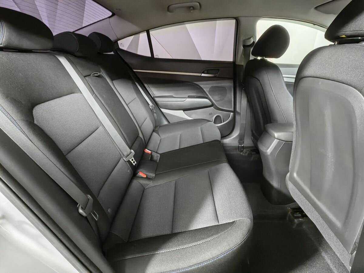 Hyundai Elantra 2018 года с пробегом. Фото: #10