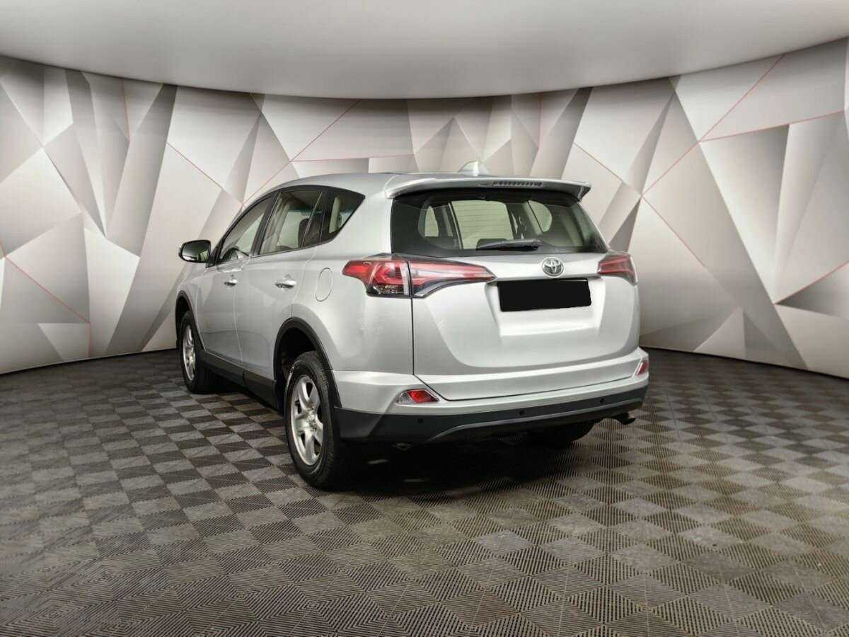 Toyota RAV4 2016 года с пробегом. Фото: #2