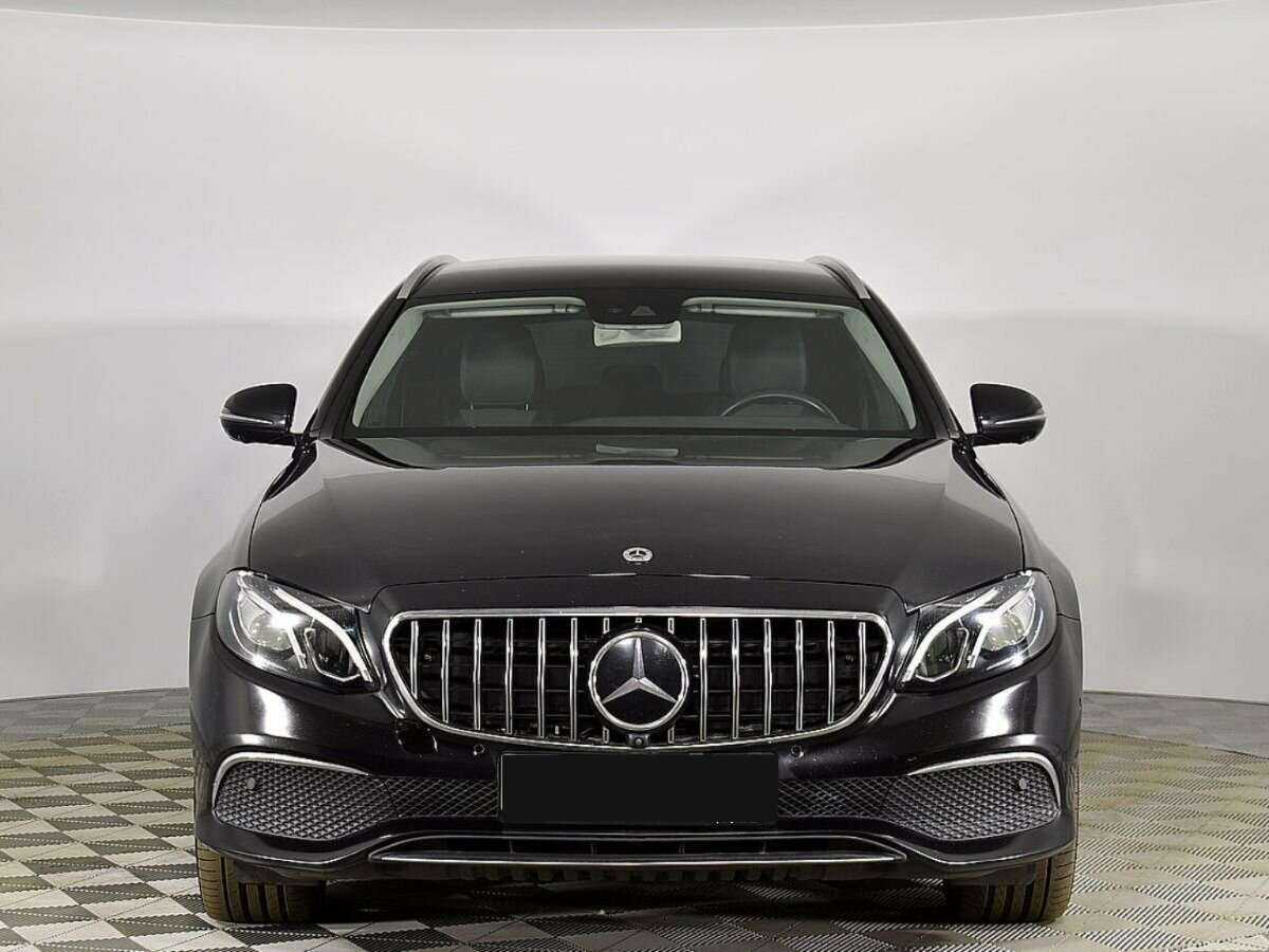 Mercedes-Benz E-Класс 2018 года с пробегом. Фото: #2