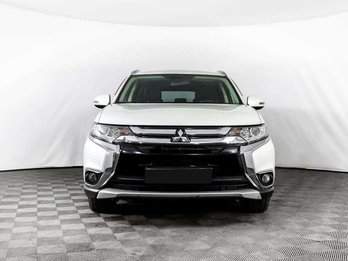 Mitsubishi Outlander 2016 года с пробегом. Фото: #1