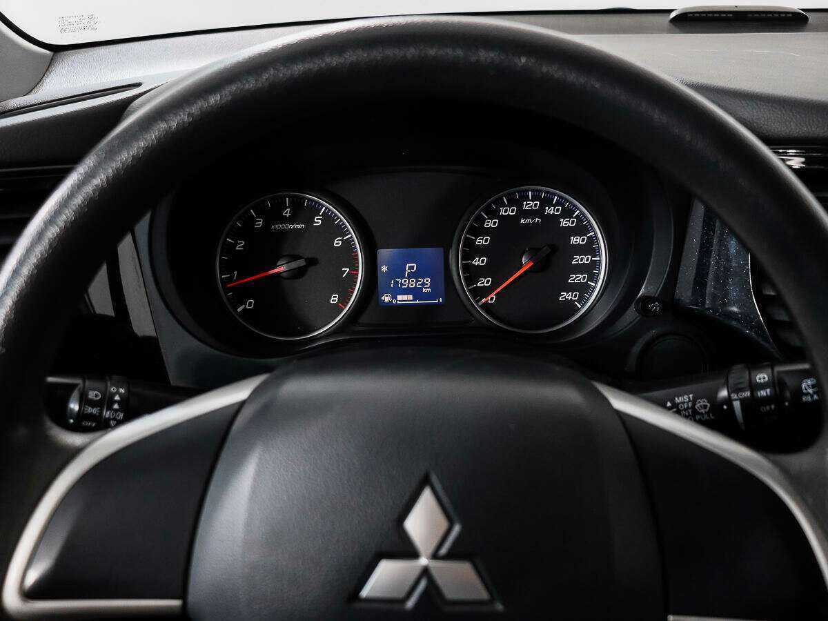 Mitsubishi Outlander 2012 года с пробегом. Фото: #14