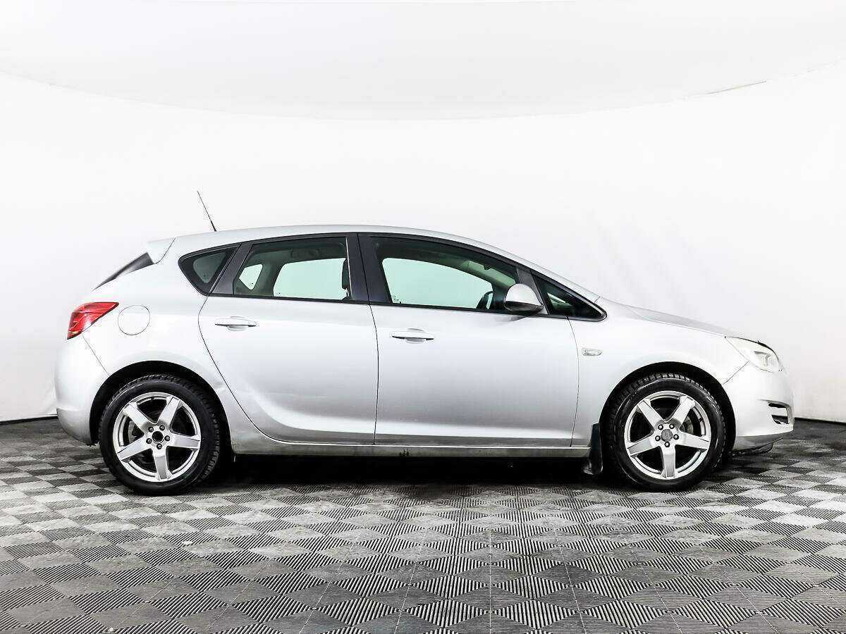 Opel Astra 2012 года с пробегом. Фото: #3