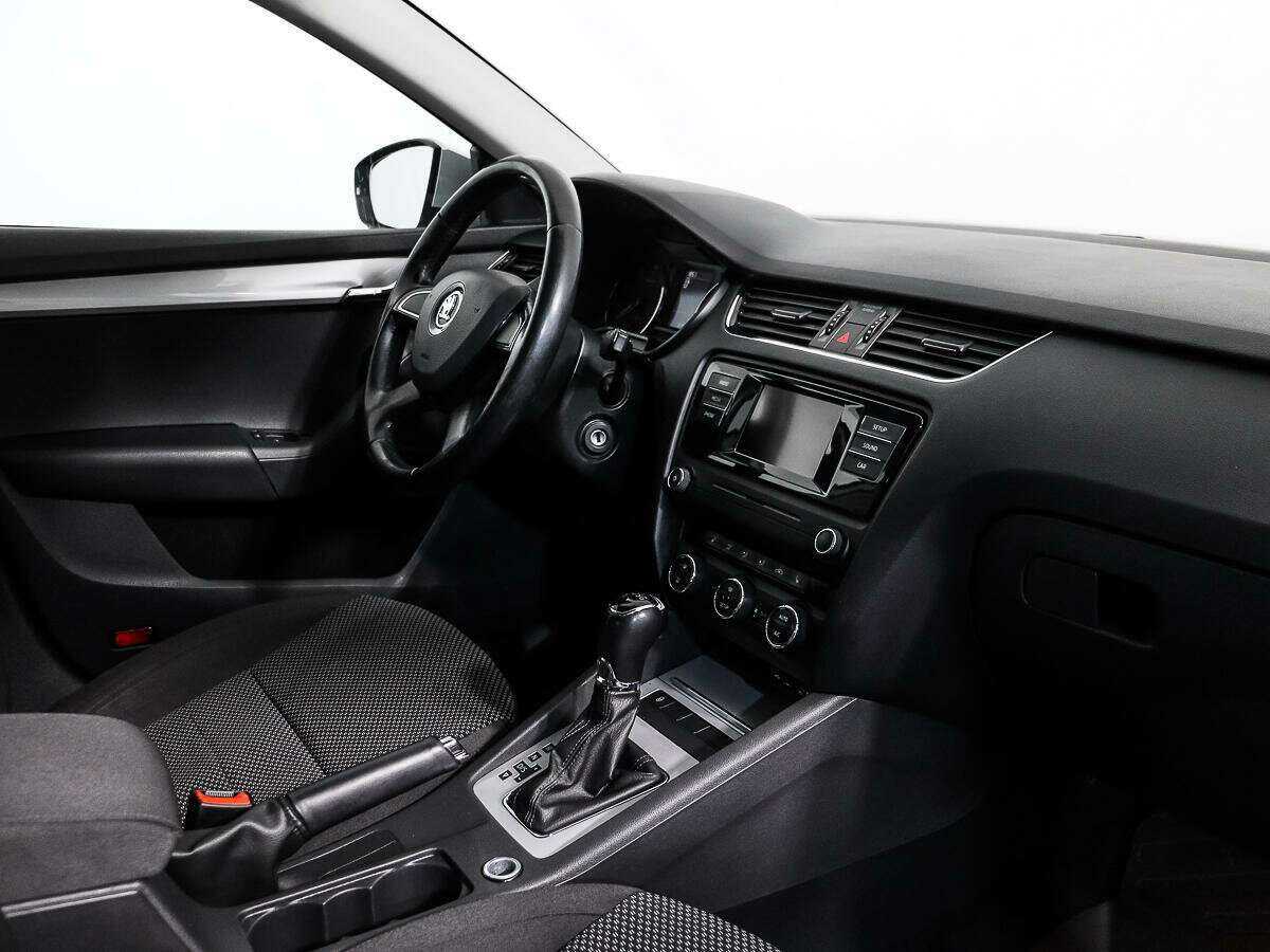 Б/У Шкода Октавия 2015 года. Фото: #10