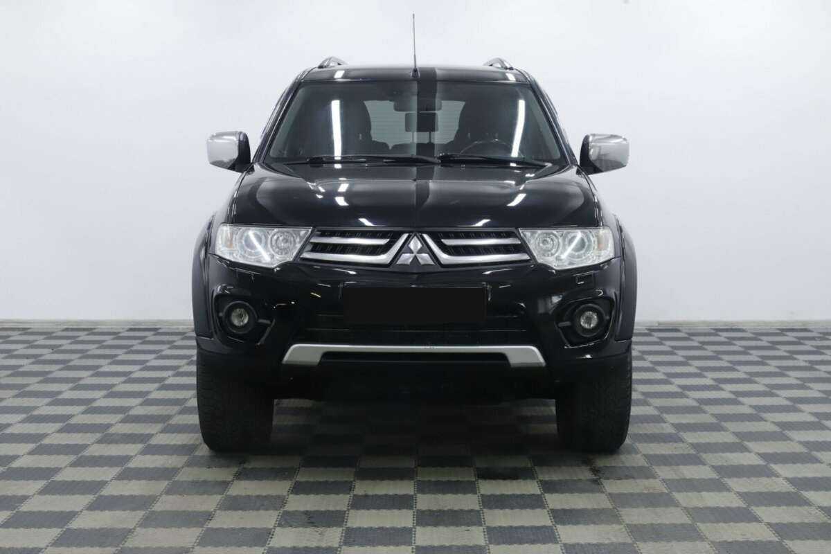 Mitsubishi Pajero Sport 2015 года с пробегом. Фото: #3