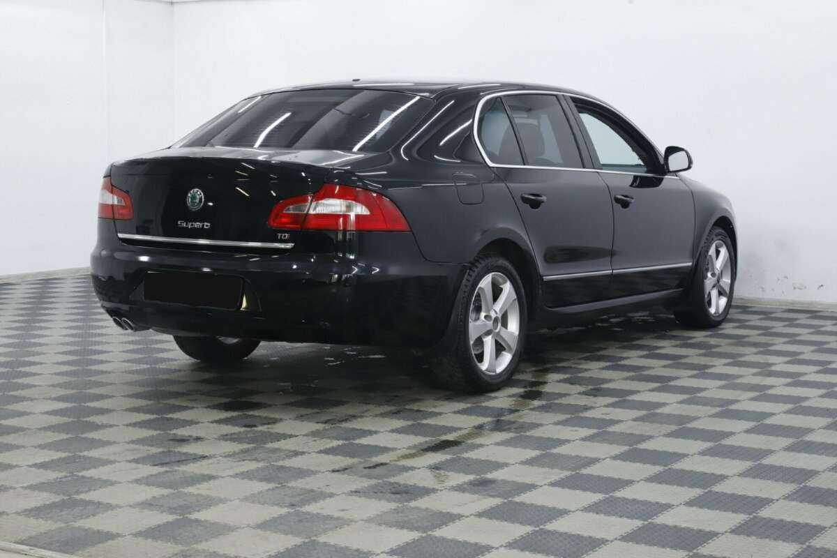 Skoda Superb 2013 года с пробегом. Фото: #2