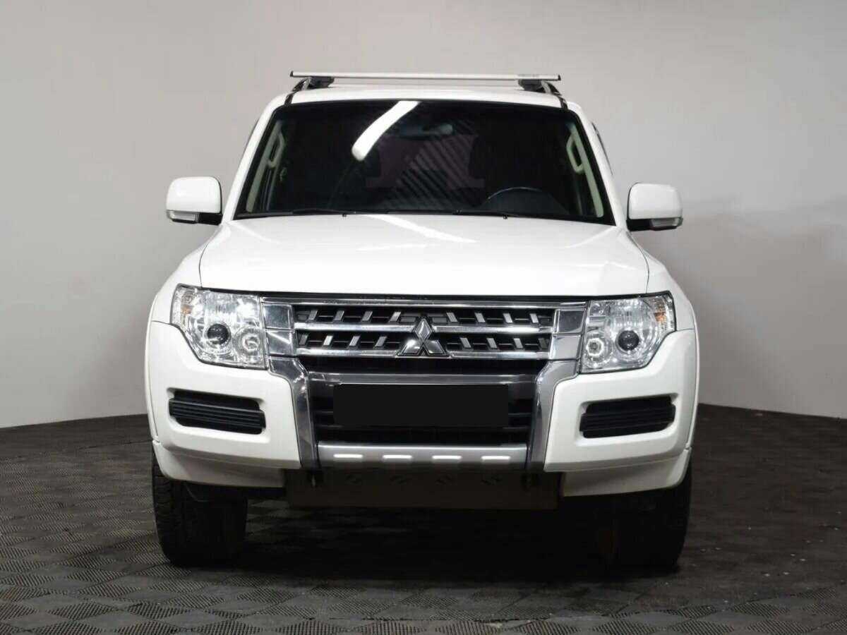Б/У Митсубиши Паджеро 2015 года. Фото: #1