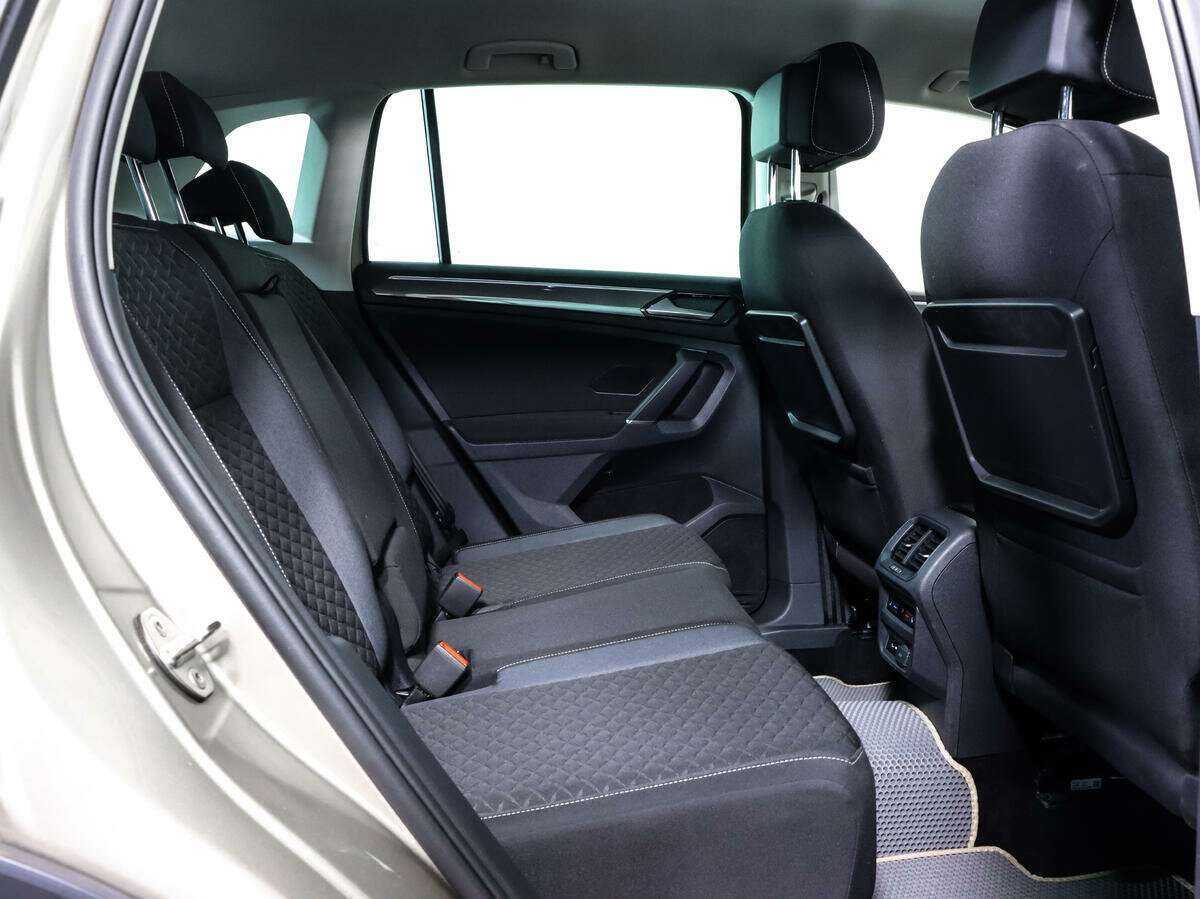 Б/У Фольксваген Тигуан 2018 года. Фото: #16