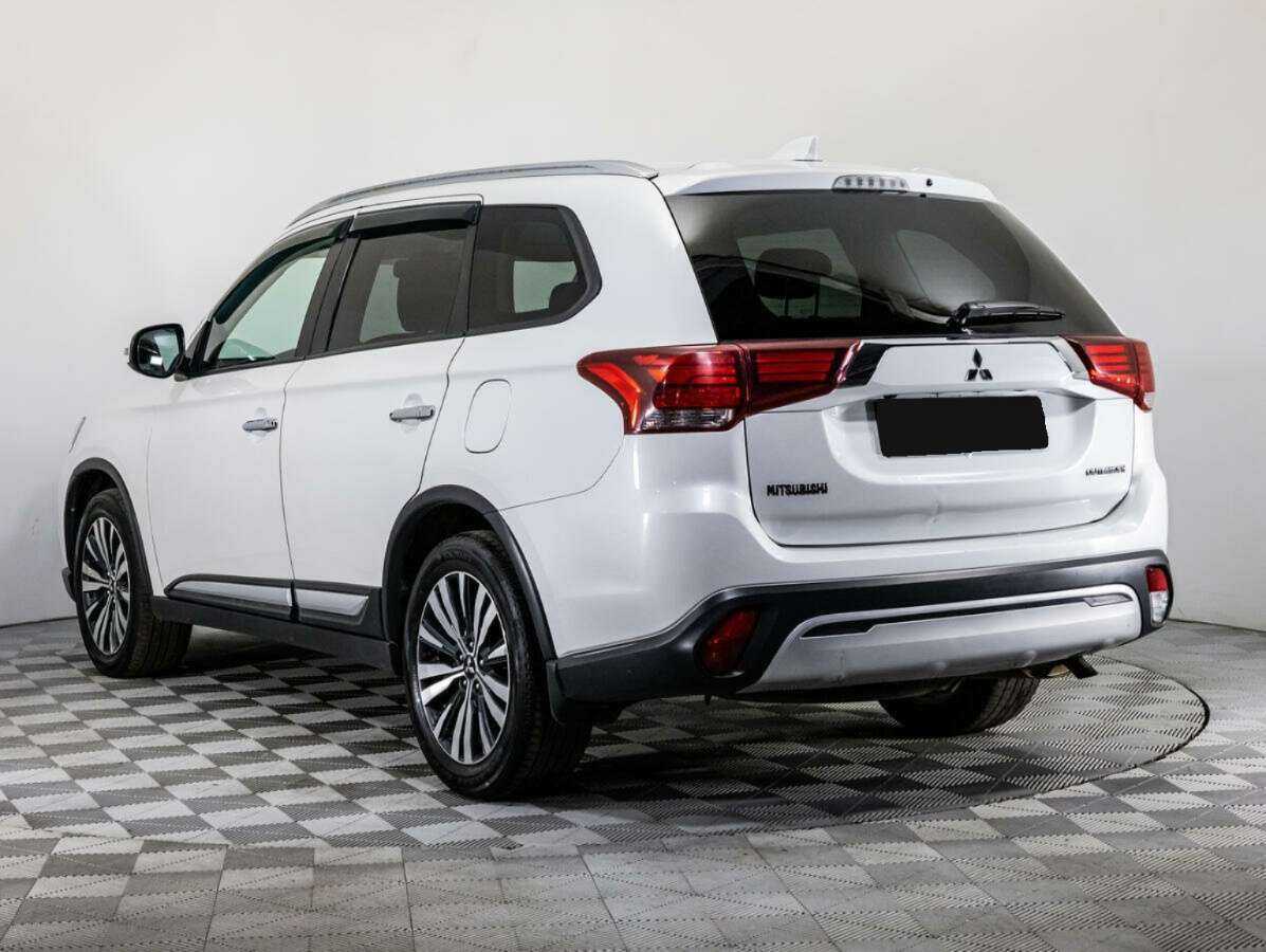 Mitsubishi Outlander 2018 года с пробегом. Фото: #5