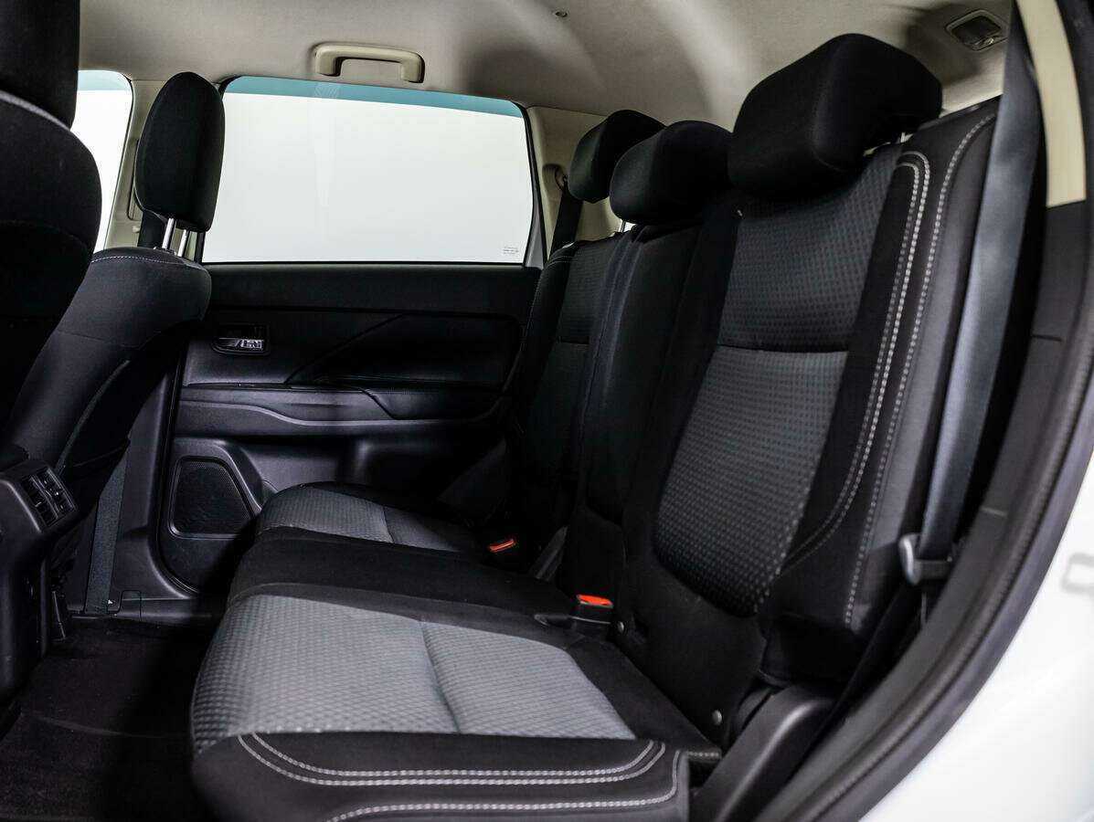 Mitsubishi Outlander 2018 года с пробегом. Фото: #7