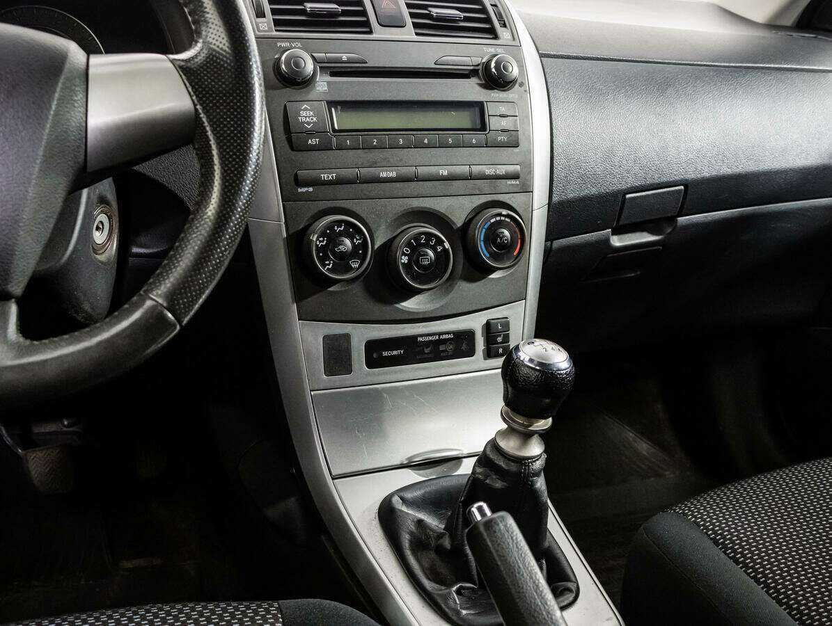 Б/У Тойота Королла 2012 года. Фото: #11