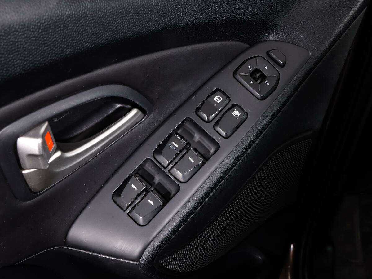 Б/У Хендай ай-икс35 2012 года. Фото: #10