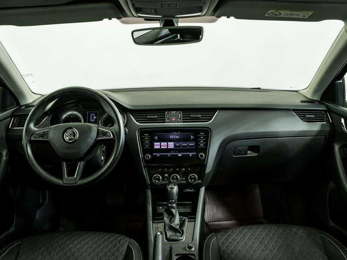 Б/У Шкода Октавия 2018 года. Фото: #12