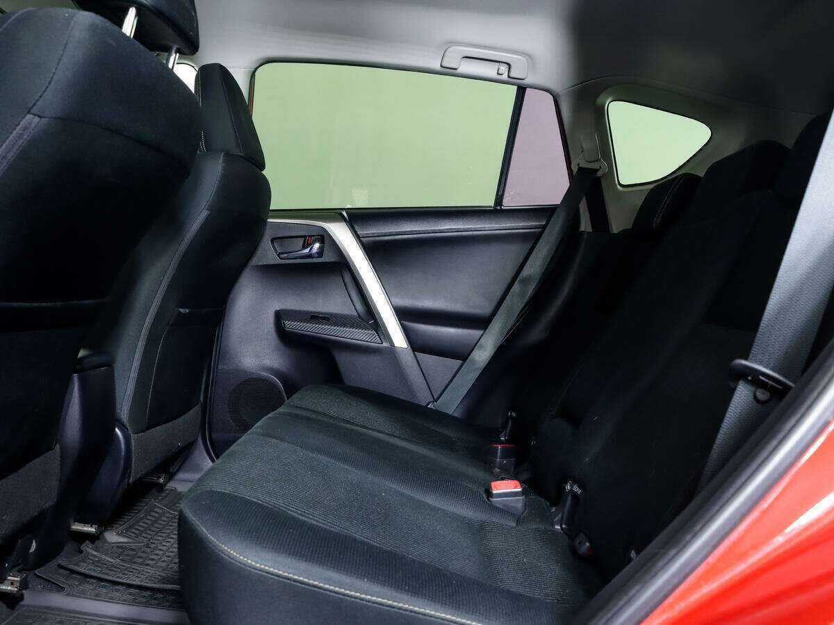 Б/У Тойота Рав4 2015 года. Фото: #8