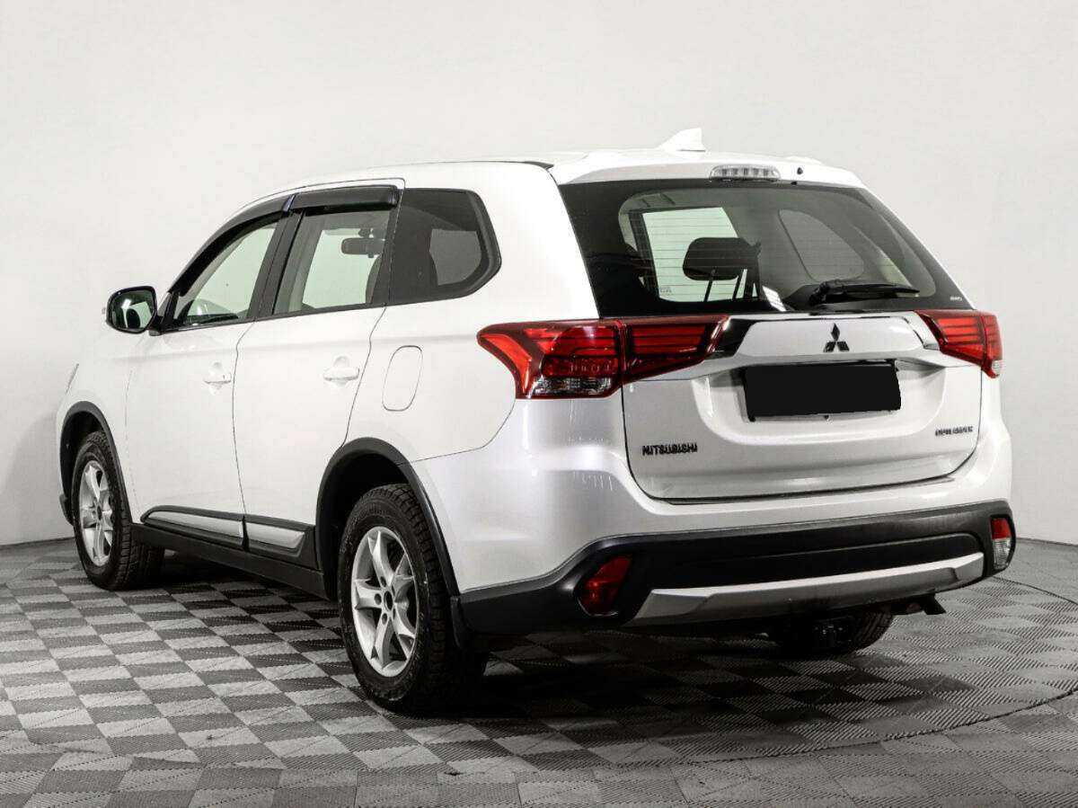 Mitsubishi Outlander 2018 года с пробегом. Фото: #5