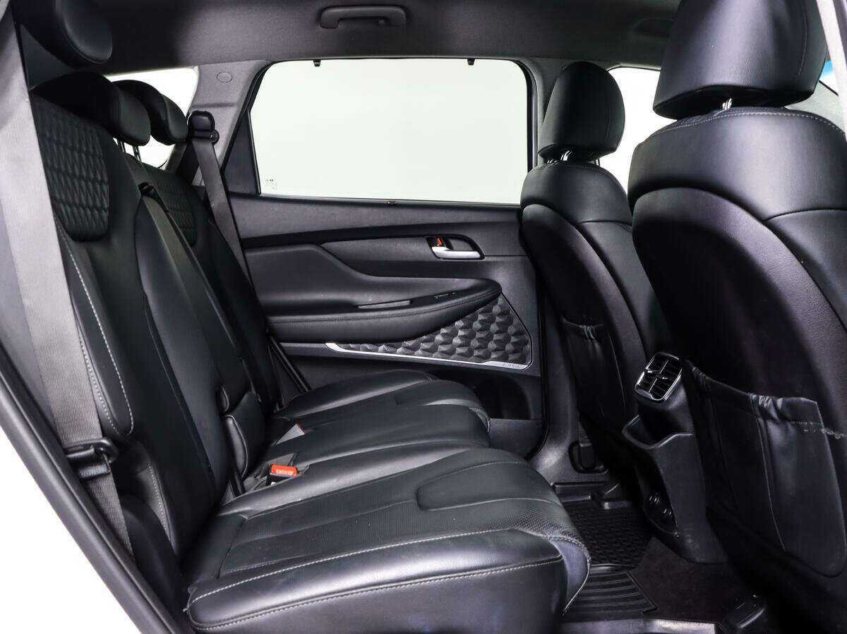 Hyundai Santa Fe 2019 года с пробегом. Фото: #18