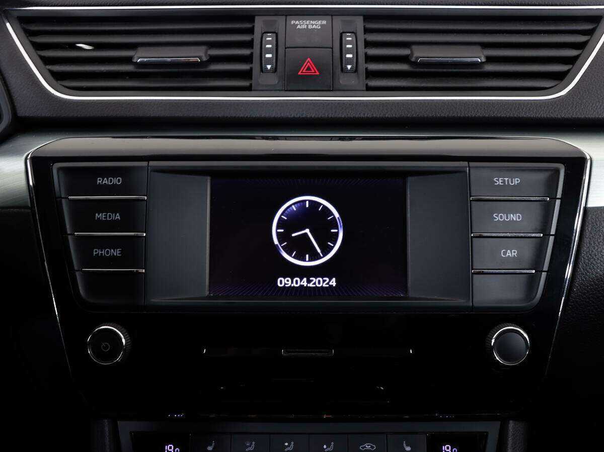 Б/У Шкода Суперб 2016 года. Фото: #12