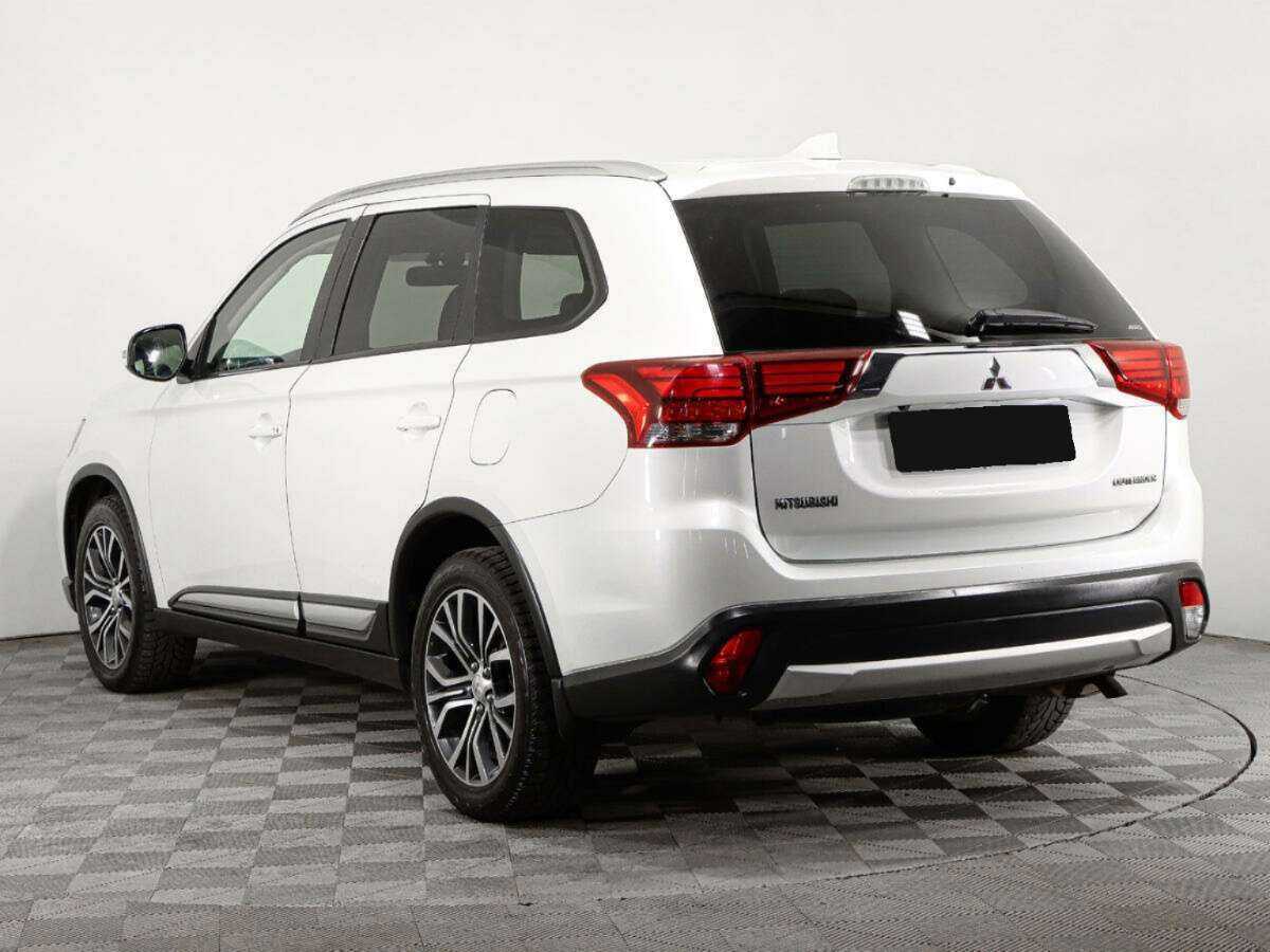 Mitsubishi Outlander 2017 года с пробегом. Фото: #5
