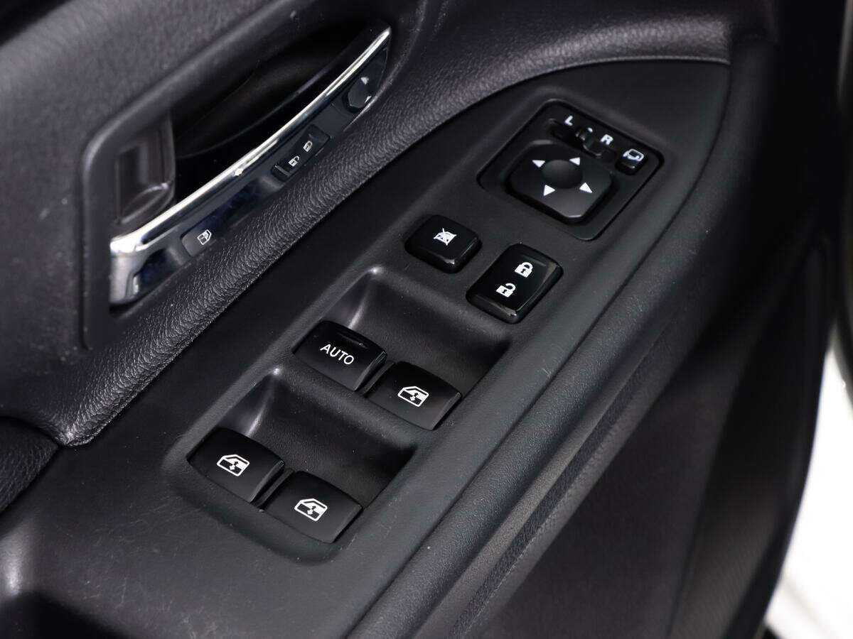 Mitsubishi Outlander 2017 года с пробегом. Фото: #9