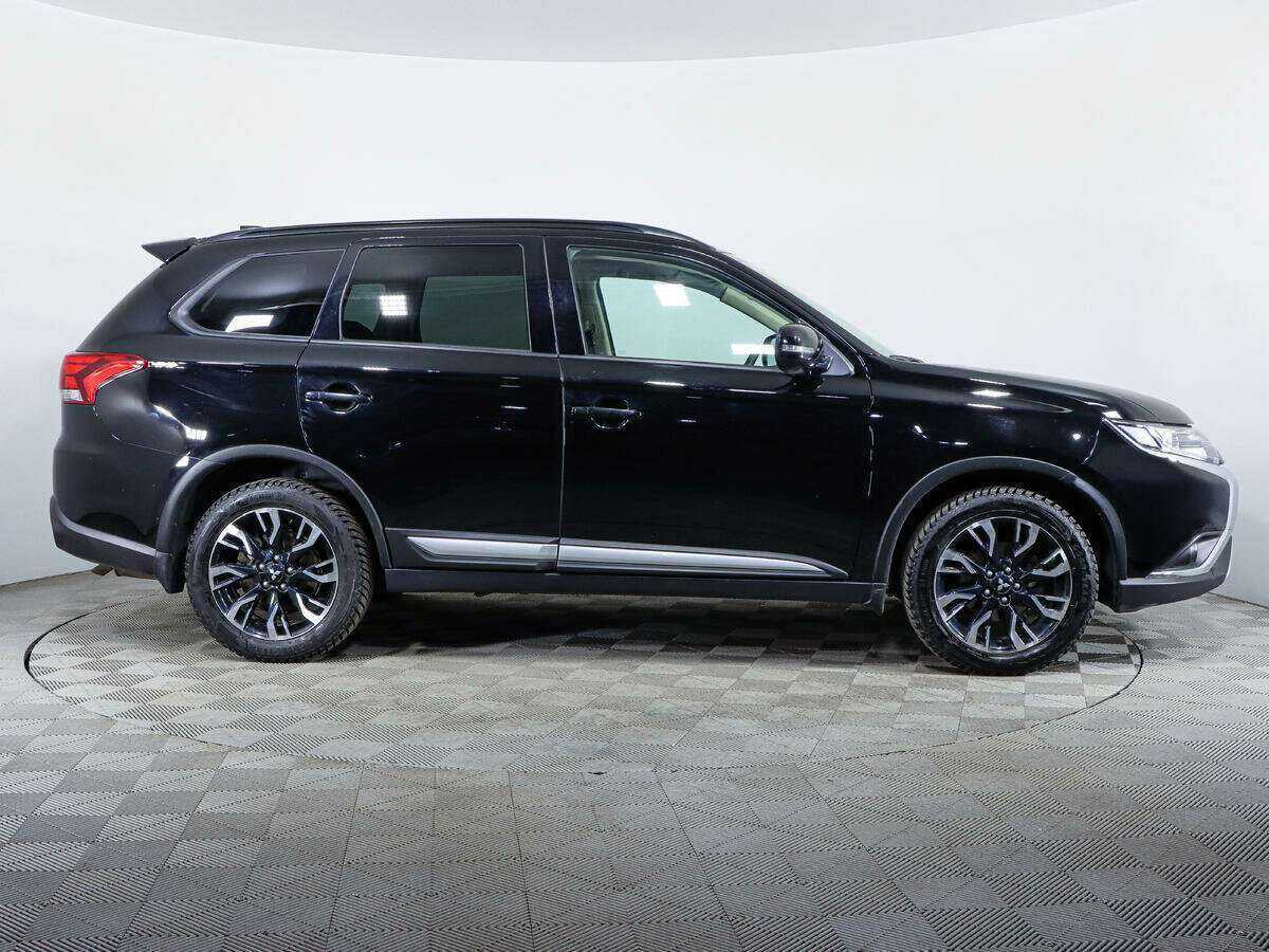 Mitsubishi Outlander 2021 года с пробегом. Фото: #3