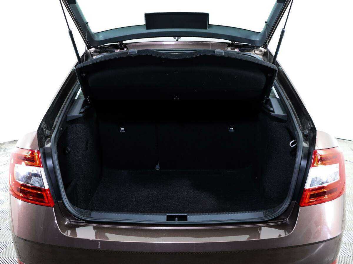 Б/У Шкода Октавия 2017 года. Фото: #11