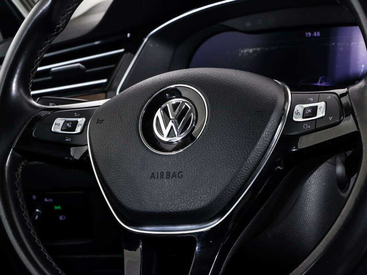 Б/У Фольксваген Пассат 2016 года. Фото: #11