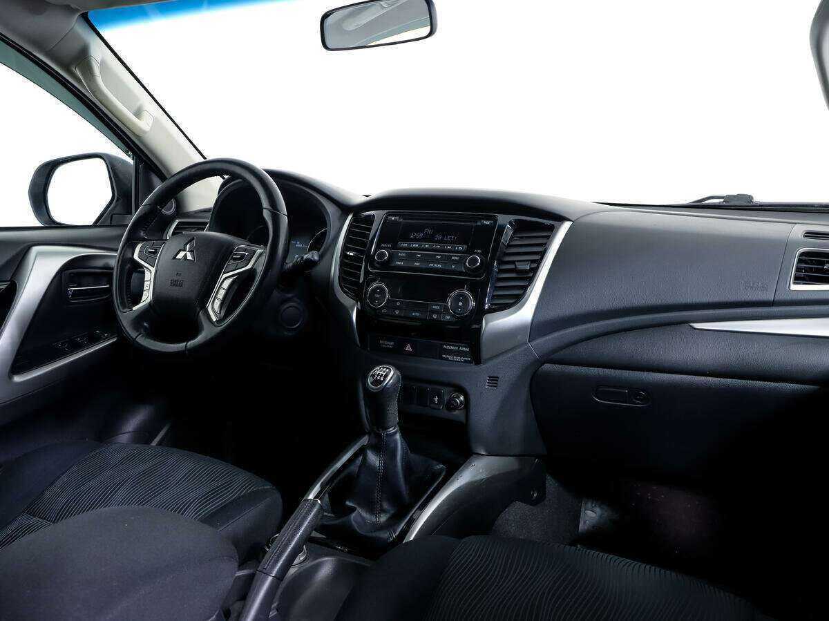 Mitsubishi Pajero Sport 2018 года с пробегом. Фото: #8