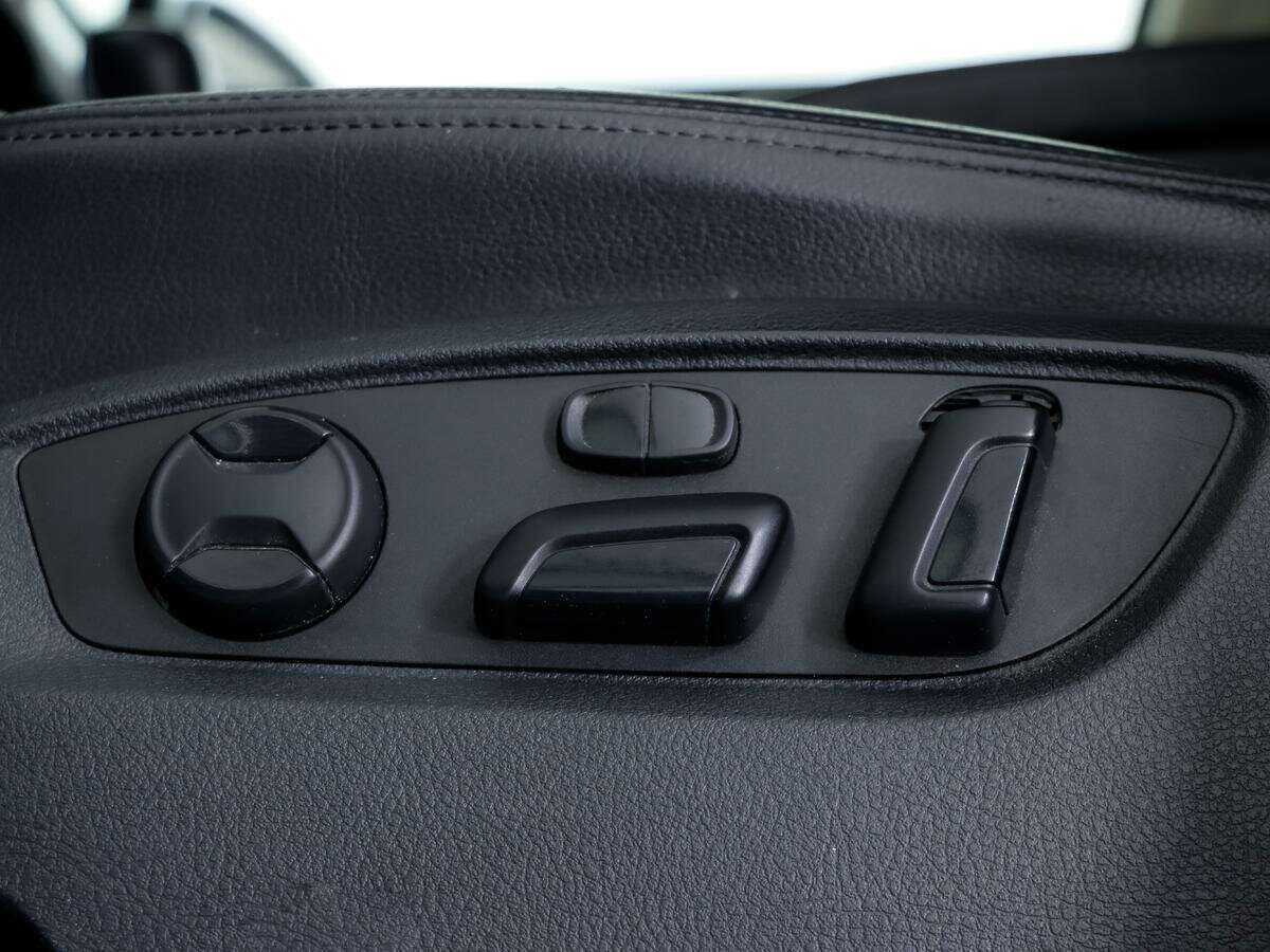 Б/У Фольксваген Туарег 2016 года. Фото: #11