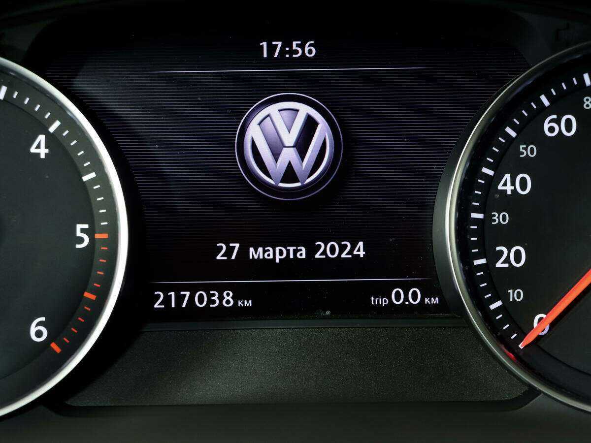 Б/У Фольксваген Туарег 2016 года. Фото: #16