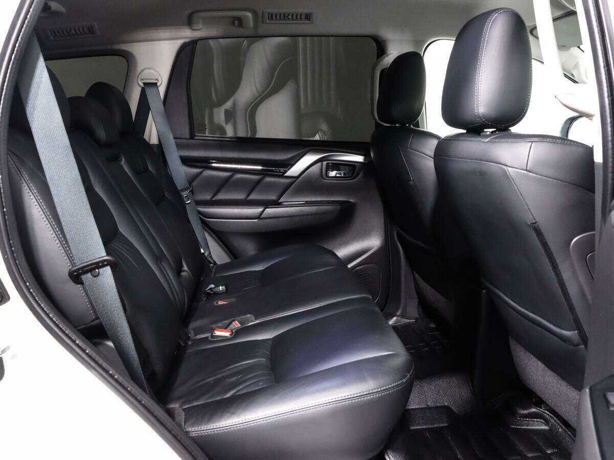 Mitsubishi Pajero Sport 2018 года с пробегом. Фото: #8