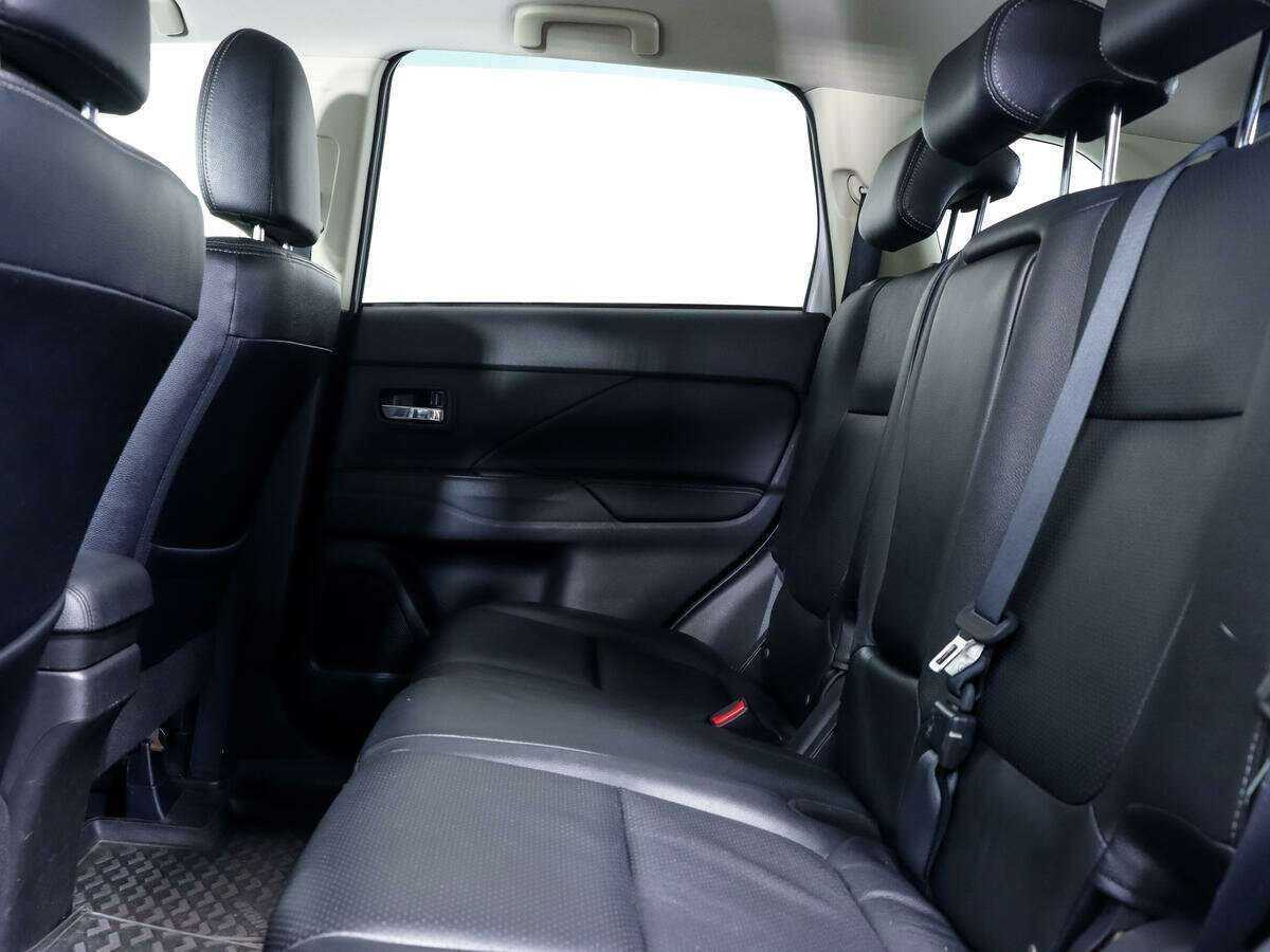 Mitsubishi Outlander 2015 года с пробегом. Фото: #10